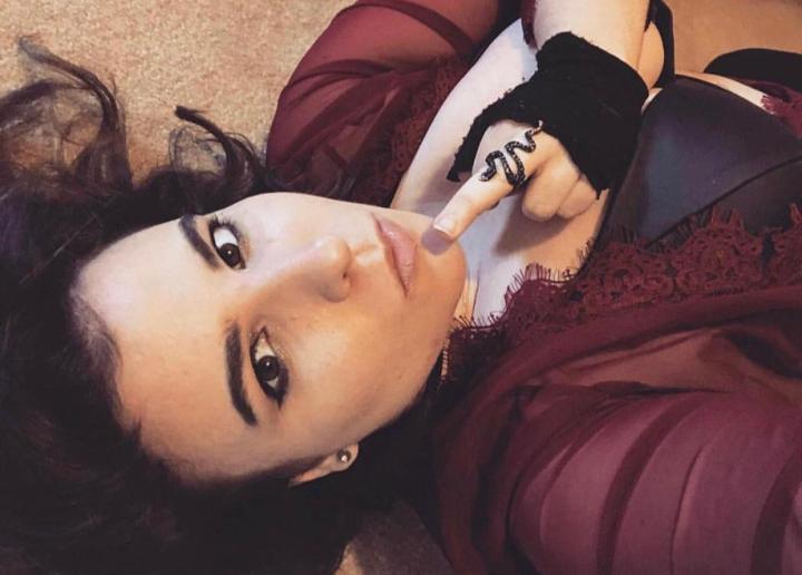 girls bite back-handmaidens tale 2